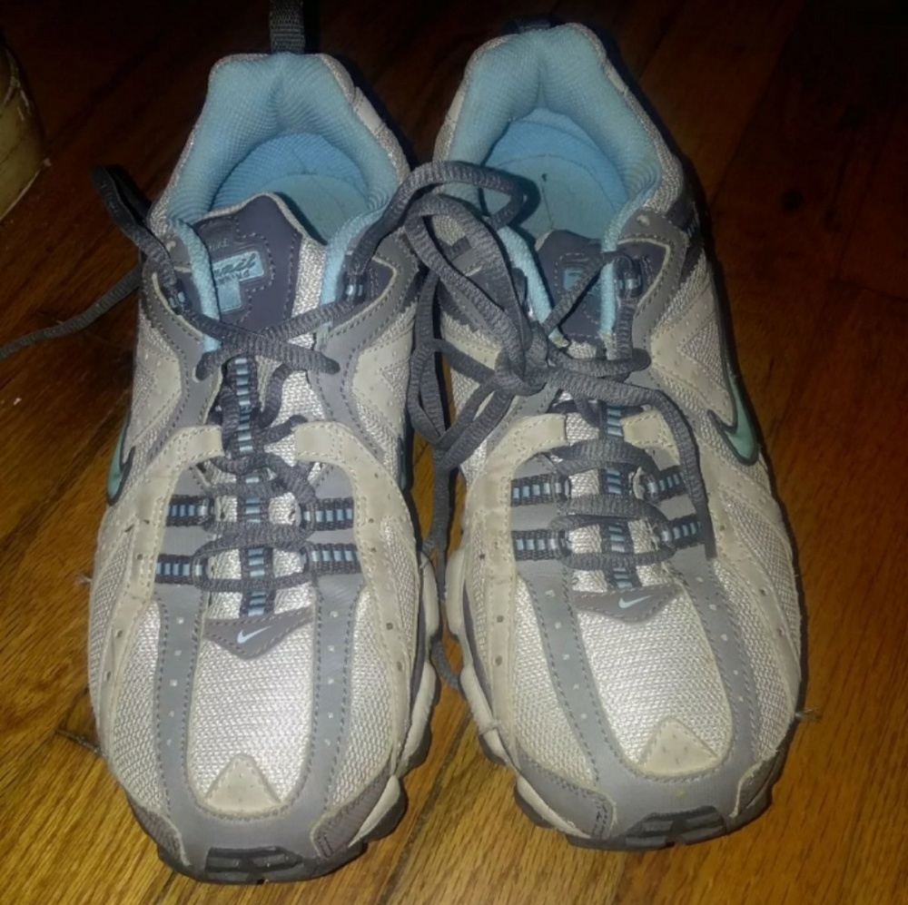 Size 9 Nike shoes
